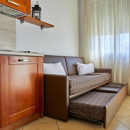 Residence Fellini Римини Екстериор снимка