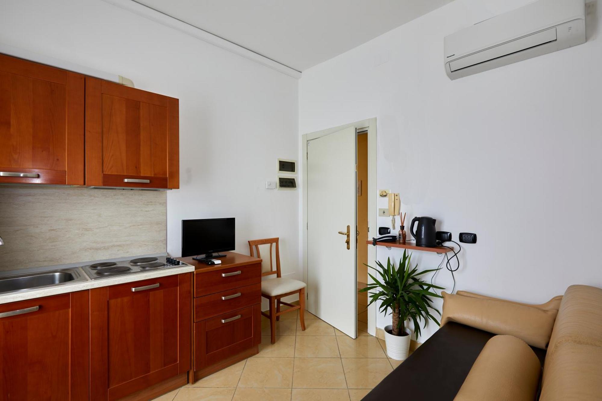 Residence Fellini Римини Екстериор снимка