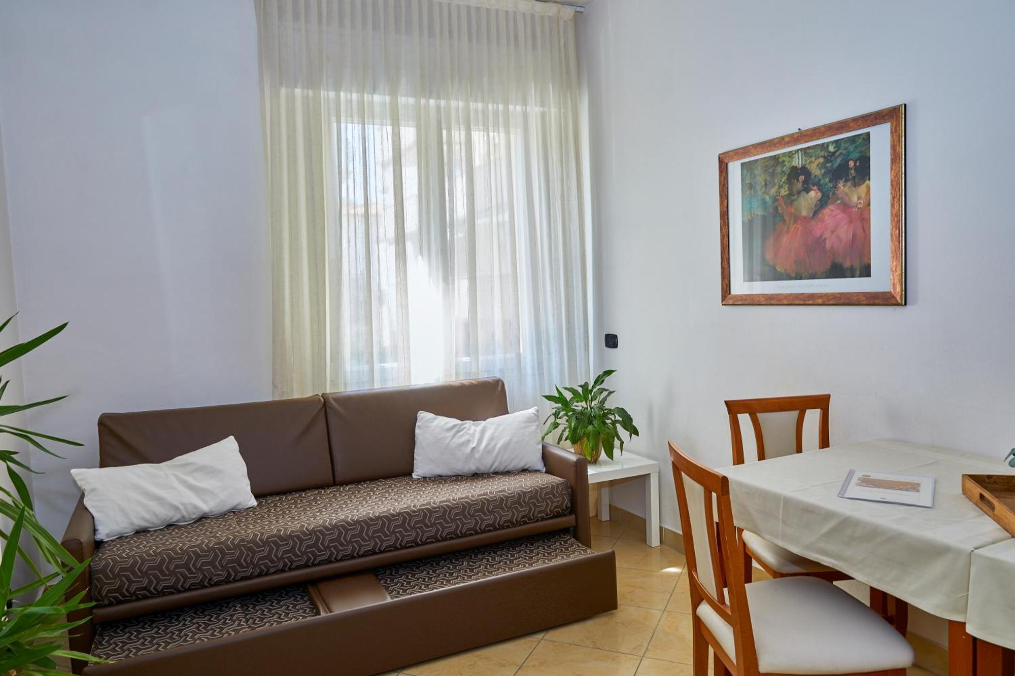 Residence Fellini Римини Екстериор снимка