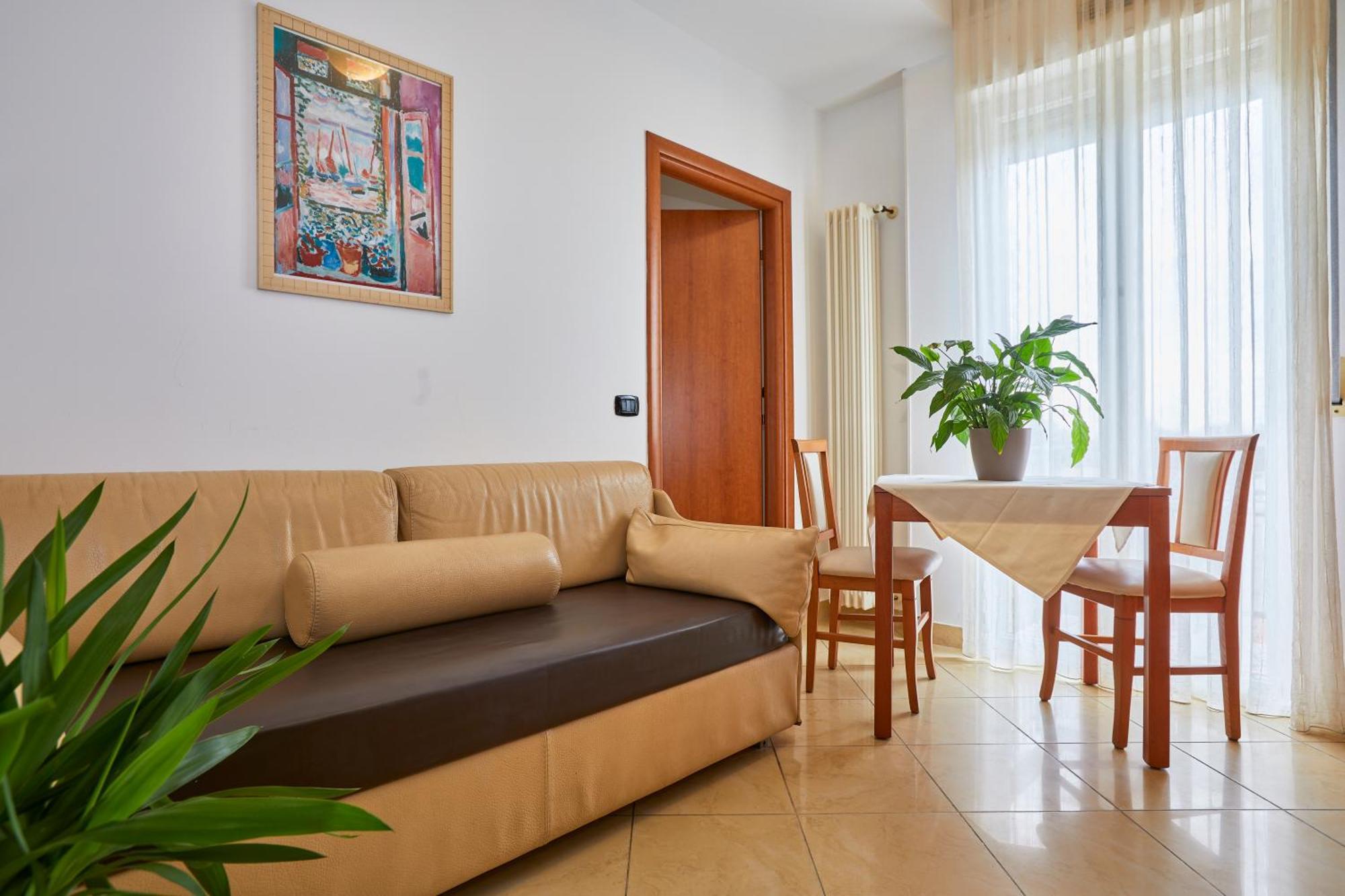 Residence Fellini Римини Екстериор снимка