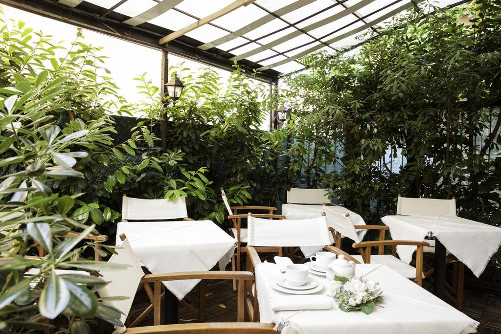 Residence Fellini Римини Екстериор снимка